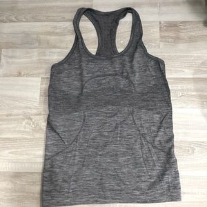 Lululemon tank top size 4-6